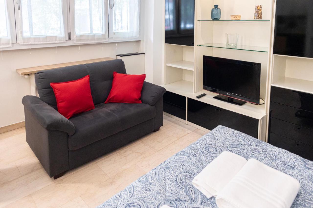 Apartmán Accogliente Loft In Zona Monumentale/Cenisio Milán Exteriér fotografie
