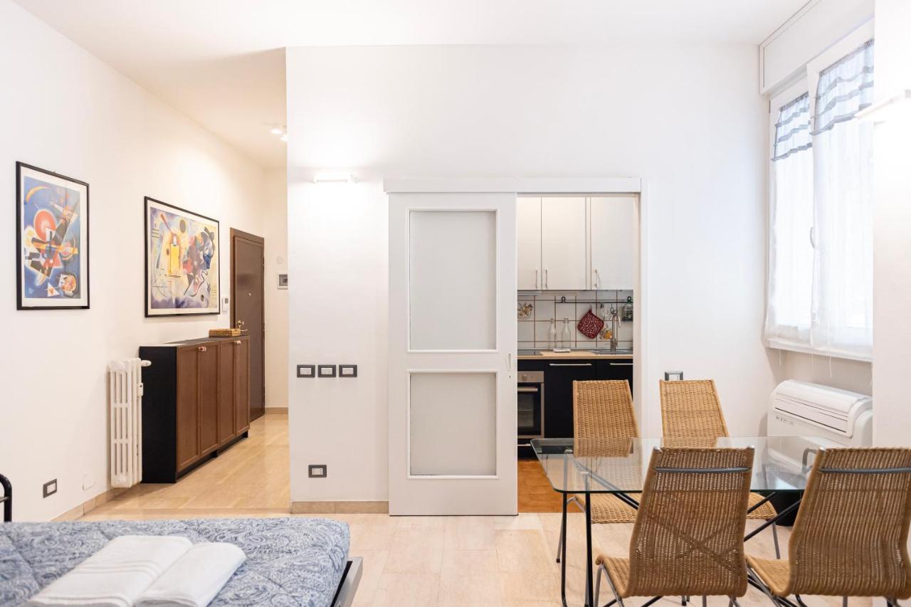 Apartmán Accogliente Loft In Zona Monumentale/Cenisio Milán Exteriér fotografie